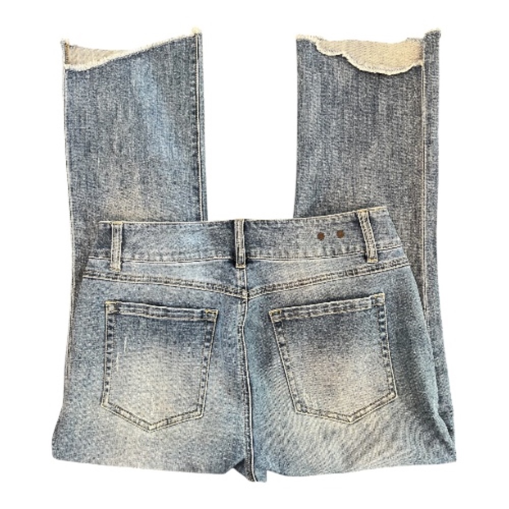 EUC Cabi hi-low crop lightly distressed blue jeans – size 10 - Picture 6 of 9